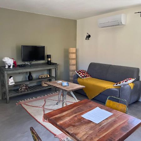 Studio Dans Les Alpilles Lejlighed Fontvieille Eksteriør billede