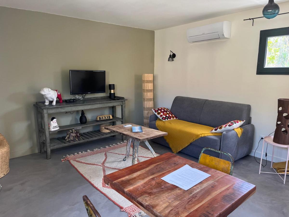 Studio Dans Les Alpilles Lejlighed Fontvieille Eksteriør billede